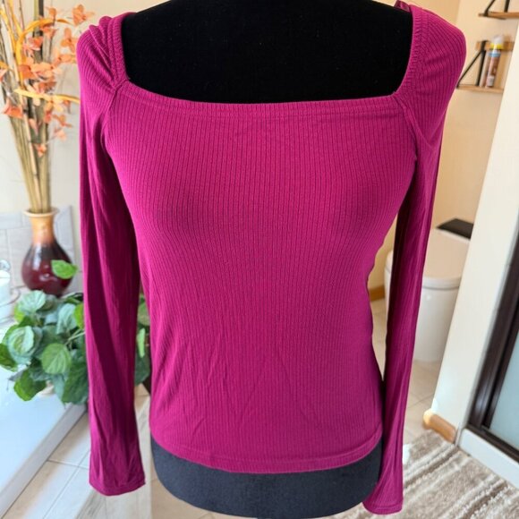 Banana Republic Hot Pink Sweater - Picture 2 of 6
